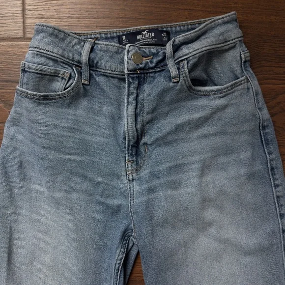 Hollister Ultra High-Rise Dad Jean Vintage Stretch Light Blue - Picture 7 of 7